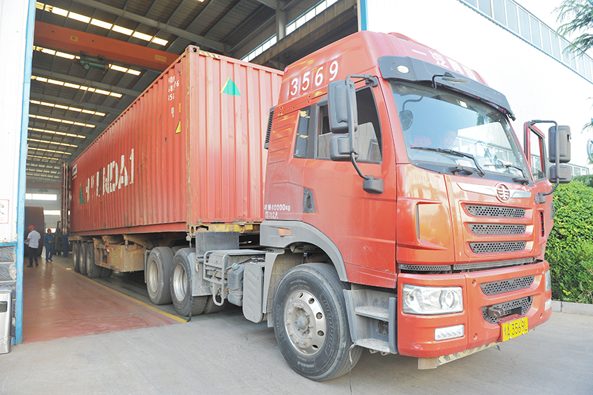 華泰集團(tuán)承攬的500T葵花籽預(yù)處理、250T浸出、120T精煉和脫蠟項(xiàng)目發(fā)往哈薩克斯坦